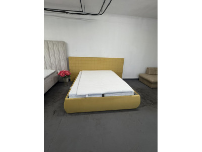 Memphis széles háttámlás ágyrácsos franciaágy